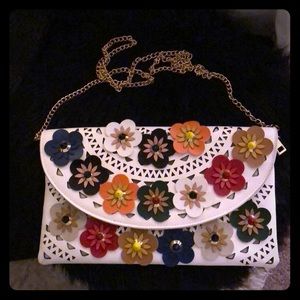 Flower white clutch